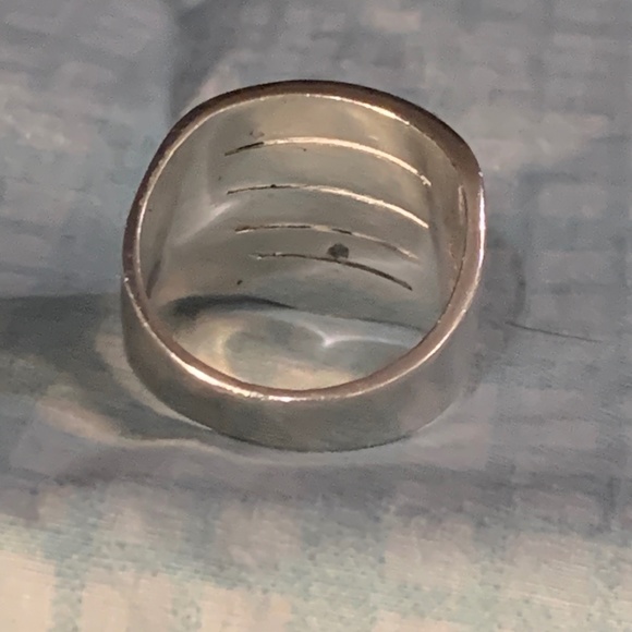 Mexican Sterling Silver ..heavy ring.  sz 9.. - Picture 2 of 4